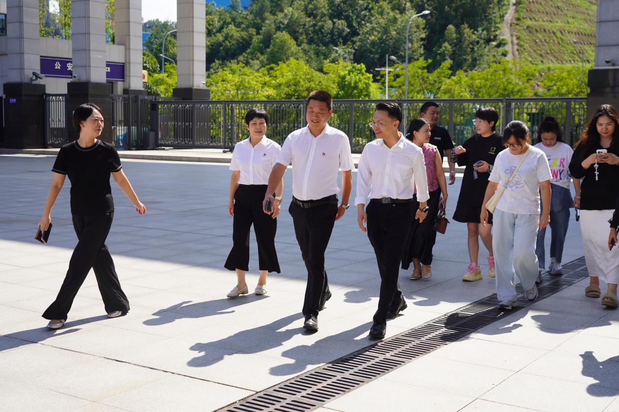 家校共鉴 食安同行 | 我校开展新学期家长监督委员会座谈会